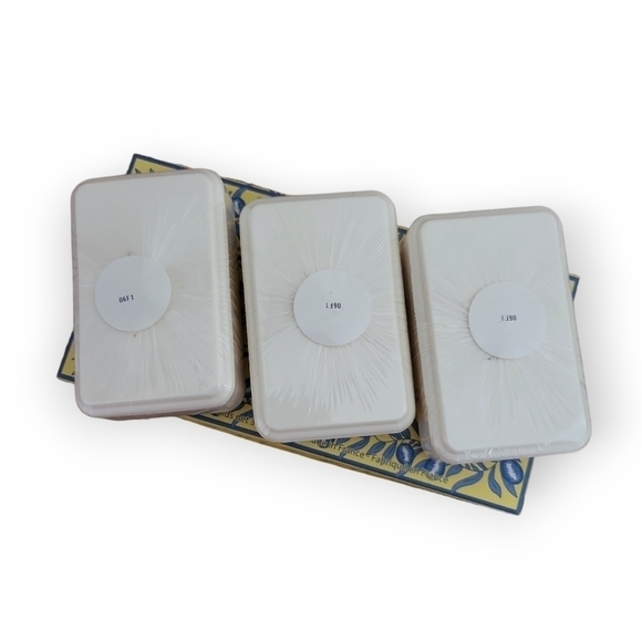 Lorcos French Lavender Soaps Set of 3 Soaps NIB - Picture 5 of 9